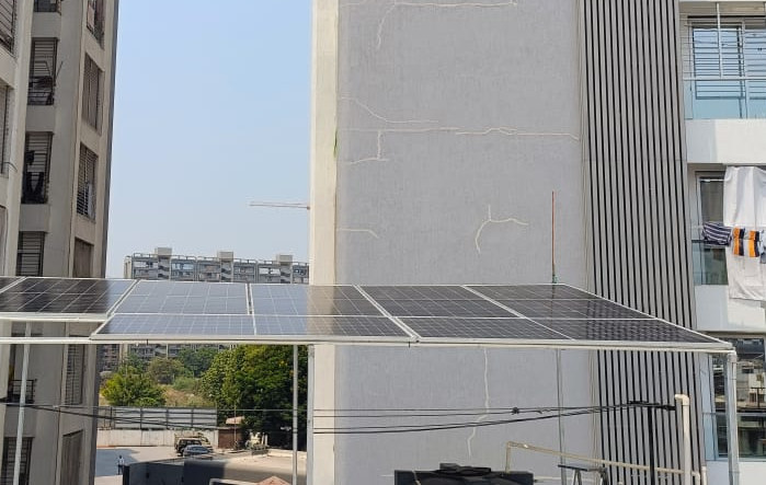4.64 kWp rooftop solar array on a home in Sarthana, Surat